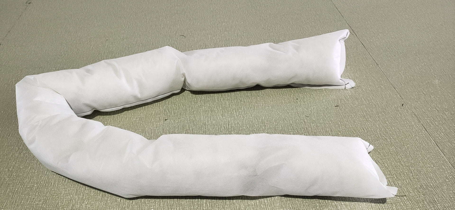 Size: 110cm strip - Extra pillow